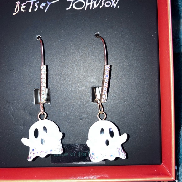 Earrings - Picture 1 of 1
